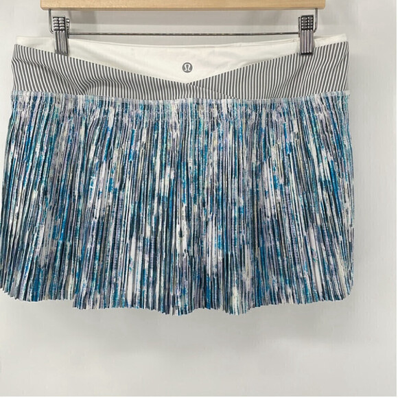 Lululemon Time To Shine Skirt tennis skirt skort
Blurry Stripe Battleship sz 10 - Picture 11 of 12